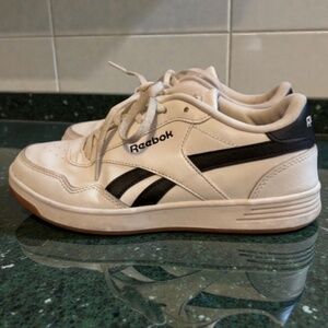 Reebok Galaxy 7 90s Remake Sneaker- Unisex Size 7